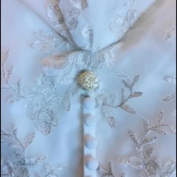 Jewel by David’s Bridal. Beautiful wedding dress!!! Off-white size 6. - Picture 6 of 6